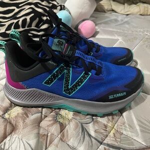 New Balance Tennis Shoes